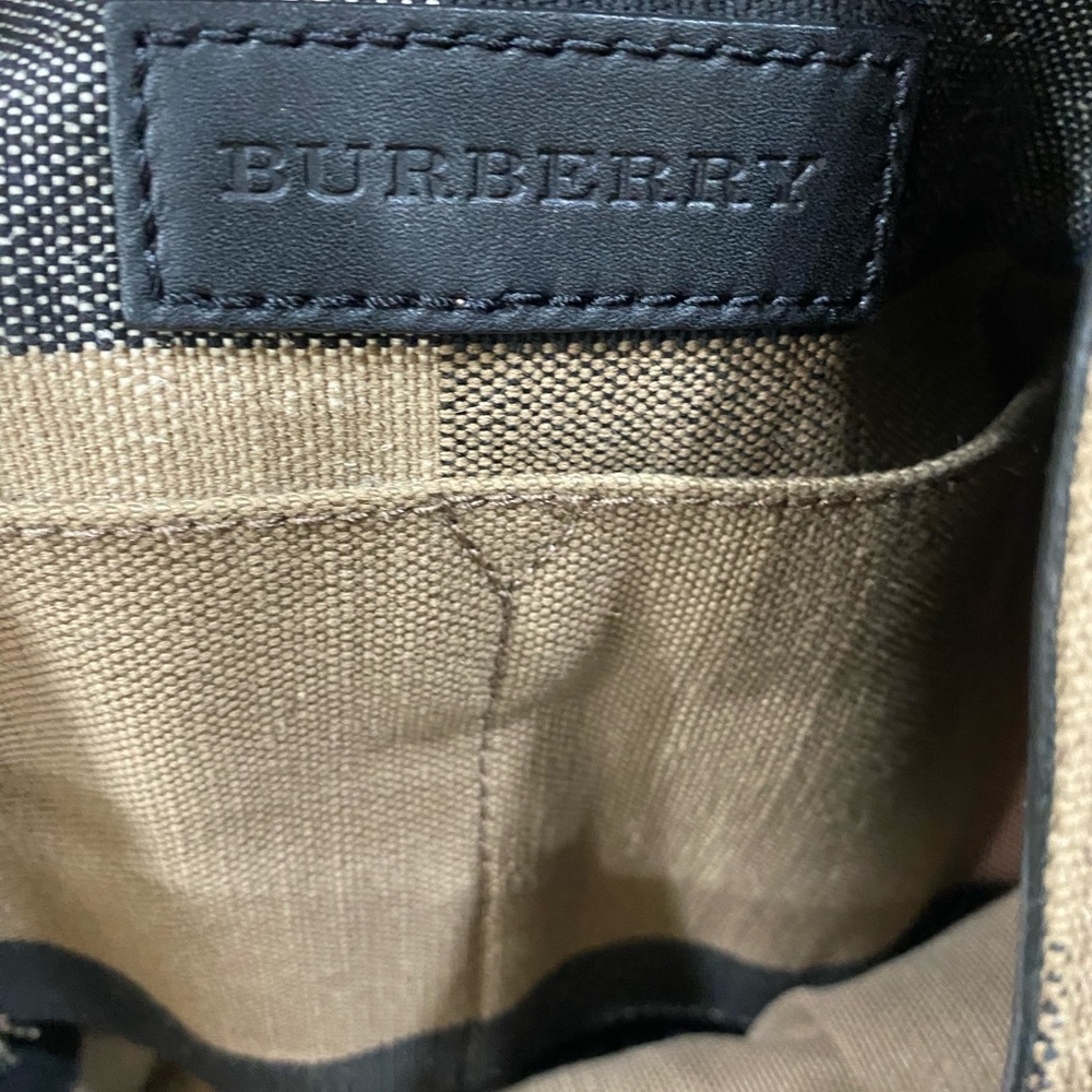 ***SOLD***Burberry Ashby Medium Bucket Bag - Picture 8 of 9